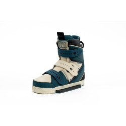 122443  - Slingshot KTV Wake Boots